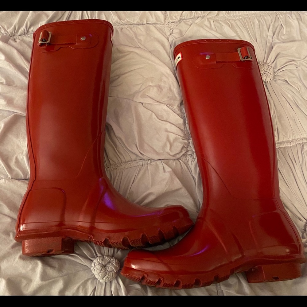 Hunter Original Tall rain boots in Gloss Red